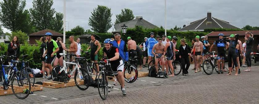 REGLEMENTEN ZWEMMEN, FIETSEN, LOPEN Zwemmen Er wordt door de organisatie een zwemcap verstrekt. Na het zwemonderdeel dient deze in de daarvoor bestemde container worden gedropt. Dit wordt aangegeven.