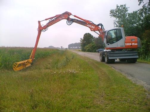 De bagger wordt zo goed als mogelijk verdeeld op de werkstrook, zodat de perceeleigenaar het gemakkelijk kan bewerken. De bagger dei wordt afgevoerd naar een weiland depot dat Eendracht Zeeland B.V.