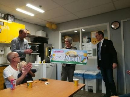 Lijkt het u leuk om te komen helpen, meldt u dan aan bij de leerkracht of bij juf Lammie (aanwezig op dinsdag en donderdag). EU SCHOOLFRUIT Ook dit jaar doen wij mee met het project EU-Schoolfruit.