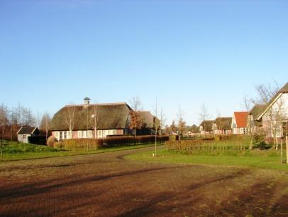 HET PARK Buitenplaats De Hildenberg is een recreatiepark naast het Nationaal Park Drents-Friese Wold en dichtbij Appelscha.