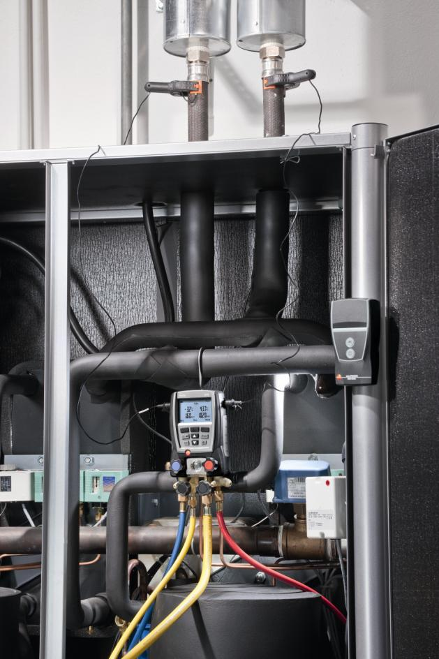 Meetinstrumenten voor koelinstallaties Digitale manifold testo 570 Afstellen koelinstallaties en warmtepompen Geïntegreerde temperatuurmeting Temperatuur gecompenseerde dichtheidstest 40 koelmiddelen