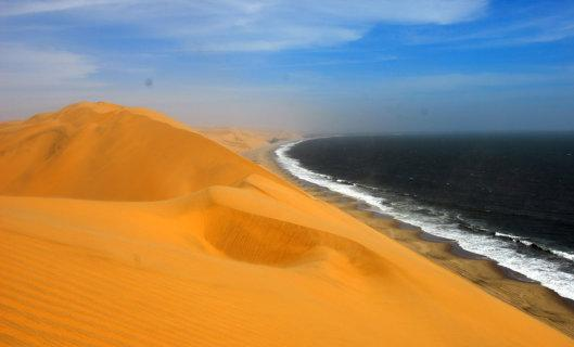 Dag 9 &10: Namib Desert Sossusvlei Regio Swakopmund (O - ca 380km) Via Kuiseb naar het kuststadje Swakopmund, waar de Duitse invloed nog duidelijk merkbaar is.