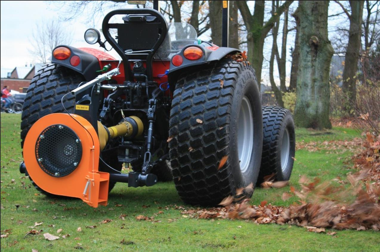 3-Punts tractor uitvoering Voordelen: Extreem veel blaaskracht Grote oppervlakten in weinig tijd Veiliger werken doordat