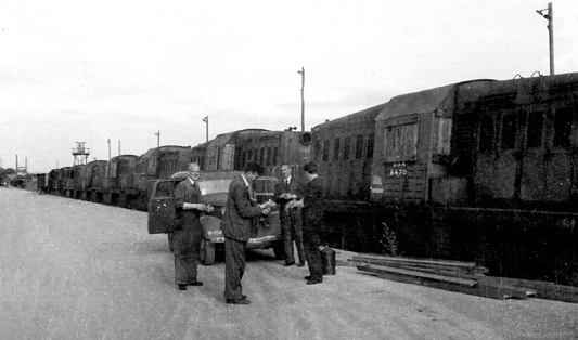 Rijden bij de FS Als de oorlog ten einde komt worden de 49 Whitcombs van het type 65DE14 overgenomen door de Italiaanse spoorwegen en vernummerd tot de serie D120.