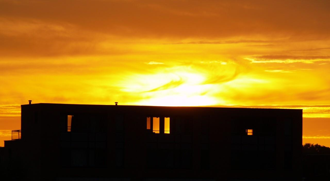 Ondergaande zon laat zich