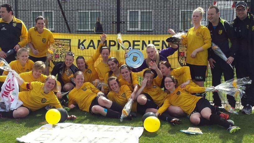 Meisjes/vrouwen Onze Vrouwen 1 is dit jaar ongeslagen kampioen geworden en gepromoveerd! Ook de meisjes B1 vierden het kampioenschap.