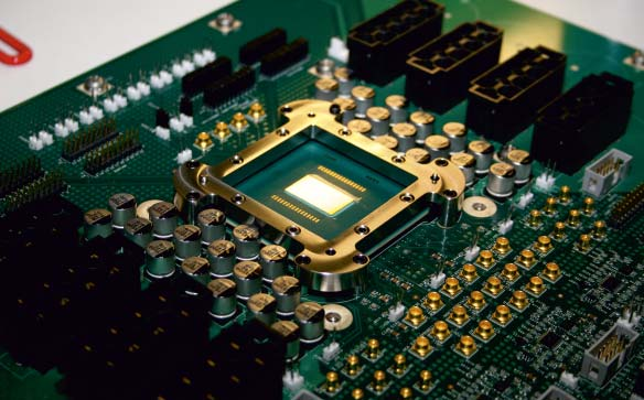 7 X86 multi-core De huidige multi-core processoren van Intel en AMD bevatten maximaal vier kernen. Daarbij loopt AMD voorop in de integratie daarvan.