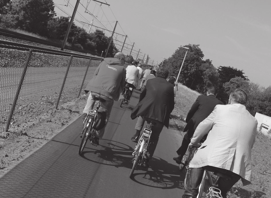 WAT ZIJN FIETSSNELWEGEN? Fietssnelwegen brengen je vlot, veilig en comfortabel over langere afstand op je bestemming.