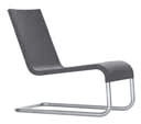 54.06.06 Niet stapelbare stoel met sledeonderstel met polyurethaan zitschaal. Schaal met kusseneffect vrijdragend op buisframe van roestvrij staal. Is geschikt voor gebruik buiten.