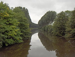 Een oplossing werd voorgesteld in de vorm van een kanaal dat van Heist tot Zelzate zou lopen en dus tegelijkertijd een extra verbinding zou vormen tussen de Noordzee en het kanaal Gent-Terneuzen(dat