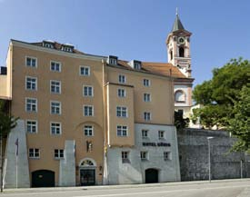 Donau Drive & Cruise Bad Birnbach Quellenhof Hotel Pakketprijs voor 3 nachten incl. ontbijt 325, pp (dubbele kamer) 355, pp (single kamer) Excl. Lokale taxen ( 2.