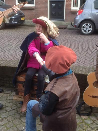 Eliana heeft op de blokfluit iets mogen spelen en Esther & Justin mochten prinses en ridder