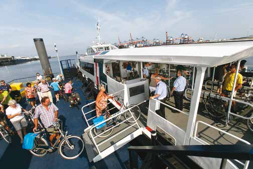 Integrale rapportage Visie en Vertrouwen 07 Sinds september 2008 heeft de RET een Fast Ferry tussen Hoek van Holland Haven en Europoort/Maasvlakte in de vaart.