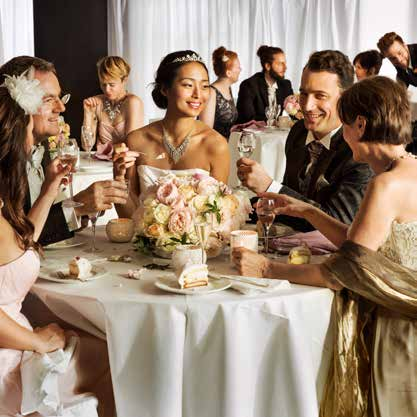 In sommige culturen zijn ronde tafels een teken van geluk, en op een bruiloft staan ze voor eeuwige eenheid.