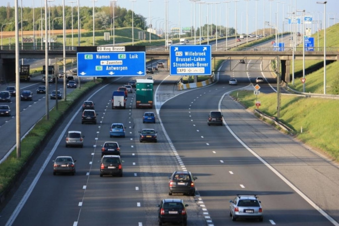 Impact van een verlaging van de snelheidslimiet op de R0 - Ring om Brussel op verkeersveiligheid en doorstroming