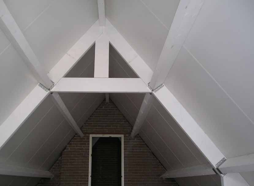 Sandwichelementen / Sandwich light Vurenhouten tengels 20 x 30 mm Bovenplaat houtspaanplaat (watervast verlijmd) - 3 of 7 mm Isolatie PIR-hardschuim Onderplaat houtspaanplaat (watervast verlijmd) met