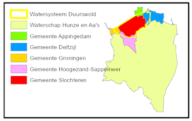 Het boezemgebied Fivelingo is 16.200 ha groot (zie kaart 3.1, groen gekleurde gebiedsdeel). Voor het aanvoerkanaal, het Damsterdiep, geldt een streefpeil van NAP 1,33 m.