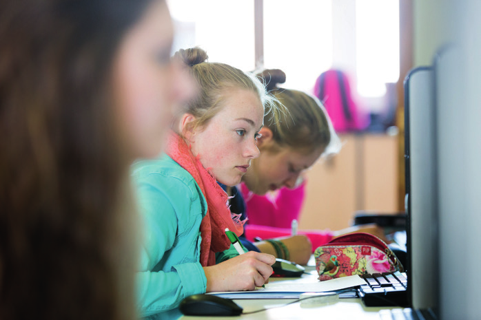 een gesprek met jou en je ouders eventuele leerstoornissen (dyslexie, dyscalculie, ) Aan de hand van deze gegevens word je ondergebracht in één