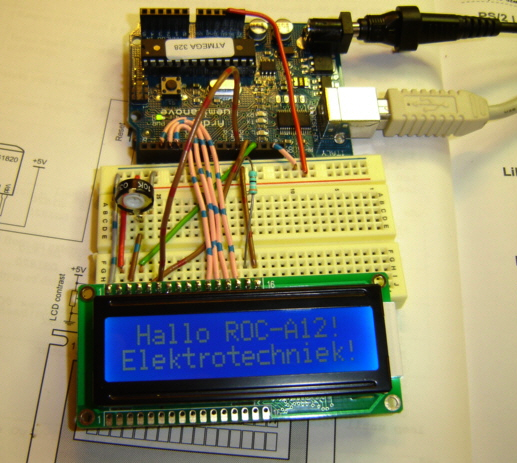 Dat zijn displays waarin geen licht (backlight) in zit, zodat pin 15 en pin 16 niet nodig zijn en dus ook niet op het display