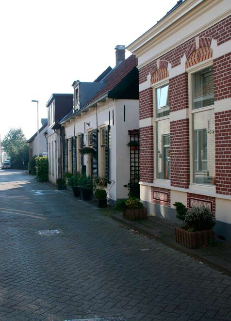 ostalgisch Oud IJsselmonde toen Een wandeling door Oud IJsselmonde levert een nostalgisch straatbeeld op waar een mens zich wel bij voelt.