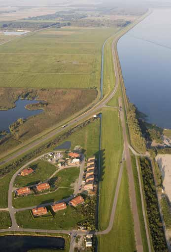 8 THEMA kunnen ingrijpen. Wij pleiten voor verplicht overleg, verslaglegging en daarna moet de gemeente of provincie motiveren wat zij met het advies van de waterbeheerder heeft gedaan.