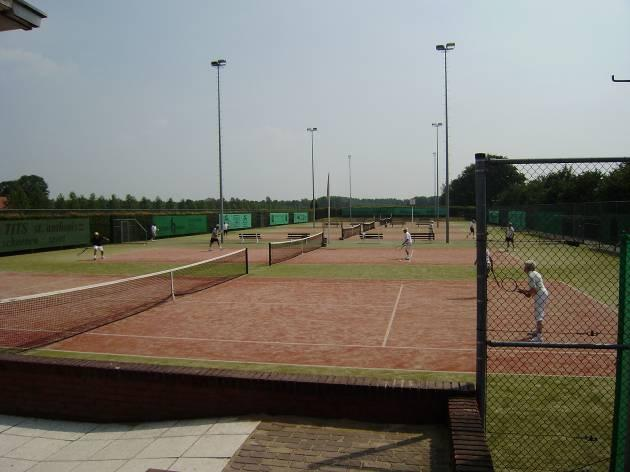 Gemeente Sint Anthonis Blad 14 van 126 3.2 Sportpark Stevensbeek tennis Het sportpark Stevensbeek is gelegen aan de Stevenbeekseweg te Stevensbeek.