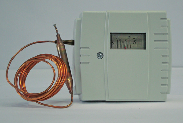 Thermostaat om bijvoorbeeld de ventilator van een watergevoerde luchtverwarmer te starten als de aanvoertemperatuur op de gewenste temperatuur is. Thermostaat voor beveiliging tegen vorstgevaar.