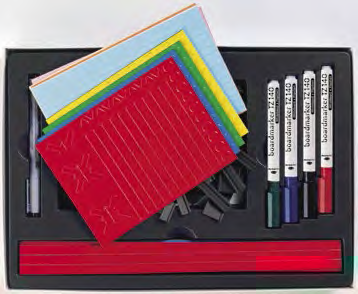 Planningssets Planningsset 1: n Voor persoonlijke planning n Inhoud: 1 etui met 4 markers TZ 140 (zwart, rood, blauw, groen) 1 OHP-marker edding 152 M (zwart) 12 magneetstroken (10 x 300 mm) 3 rood,