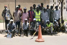 men ze kampen. Ook al zijn deze niet altijd van dezelfde grootte of aard, de beide reinigingsdiensten zoeken samen naar een gepaste aanpak op maat van Gambia.