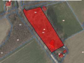 Het huis heeft een rechthoekige plattegrond, één bouwlaag en een afgewolfd zadeldak met rode pannendekking. De gevels zijn gemetseld in baksteen in kruisverband en deels gepleisterd.