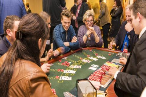 Casino Classic Black Jack en Roulette zullen na deze vermakelijke avond geen geheimen meer voor u hebben. Wij zorgen, op luchtige wijze, voor een heldere uitleg van de spelen.