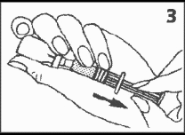 Let op dat de zuigerstang niet uit de injectiespuit wordt getrokken.