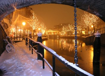 Nr. 2 Winterfotowedstrijd gemeente Leiden 2016 Naam fotograaf: Theo Westra Deze foto vond de jury misschien wel de mooiste uit alle inzendingen. Maar het was helaas - niet de origineelste.