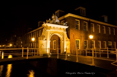 Nr. 3 Fotowedstrijd Leiden bij Nachtlicht - gemeente Leiden 2016 Naam fotograaf: Marco Flanderhijn De jury spreekt waardering aan de fotograaf uit voor de gekozen locatie, die zeer herkenbaar Leids