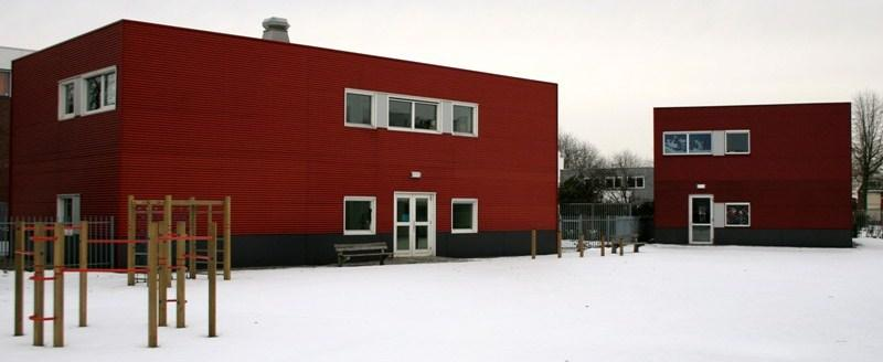 De bouw van Brede School De Mandt is gestart in januari 2011, geplande oplevering 2 e kwartaal 2012. Er zal feestelijk worden stilgestaan bij de eerste steenlegging dit voorjaar.