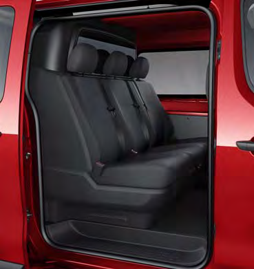 CITROËN JUMPY s podaljšano kabino ima preklopno sedežno klop**, tako da ponuja še več možnosti za modularno razporeditev notranjosti.