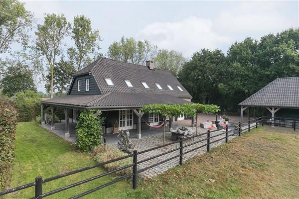 binnenzijde van de boerderij.