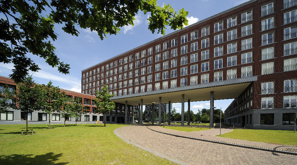 BIJZONDERHEDEN Een uitstekende woonlocatie waar Bourgondisch leven wordt omgeven door cultuur, natuur en historie; Centraal gelegen als schakel tussen de gebouwen op het chassépark; Het complex