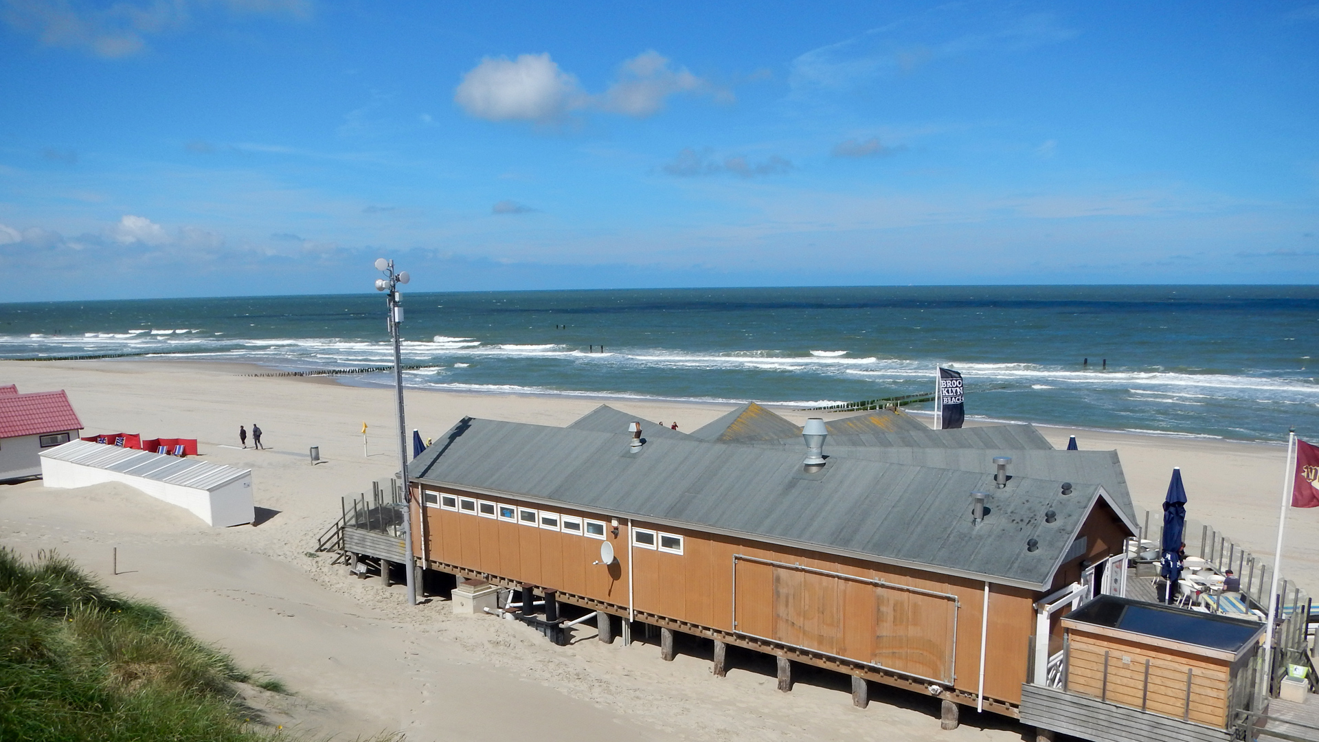 Zo krijgen de laatste stukjes Nederland bereik door Daniël Verlaan leestijd: 6 min Bezoekers van het strand in Walcheren konden door de hoge duinen jarenlang nauwelijks bellen of appen.