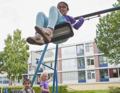 Opdracht Frontlijnteam 1. iedereen bezoeken - 2000 voordeuren, 4000 bewoners 2.