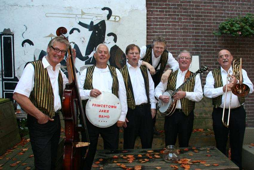 Het is een band die U werkelijk niet mag missen. 16 DECEMBER 2012 PRINCETOWN JAZZBAND De Princetown Jazzband werd in augustus 1982 in Delft opgericht door trombonist Willem Klören.