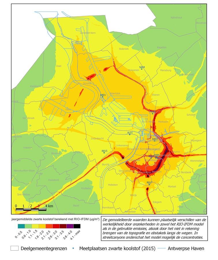 Figuur 77: Gemodelleerd jaargemiddelde zwarte koolstof voor 2015 Op Figuur 77 zien we dat de hoogste concentraties zwarte koolstof samenvallen met de belangrijkste verkeersassen.