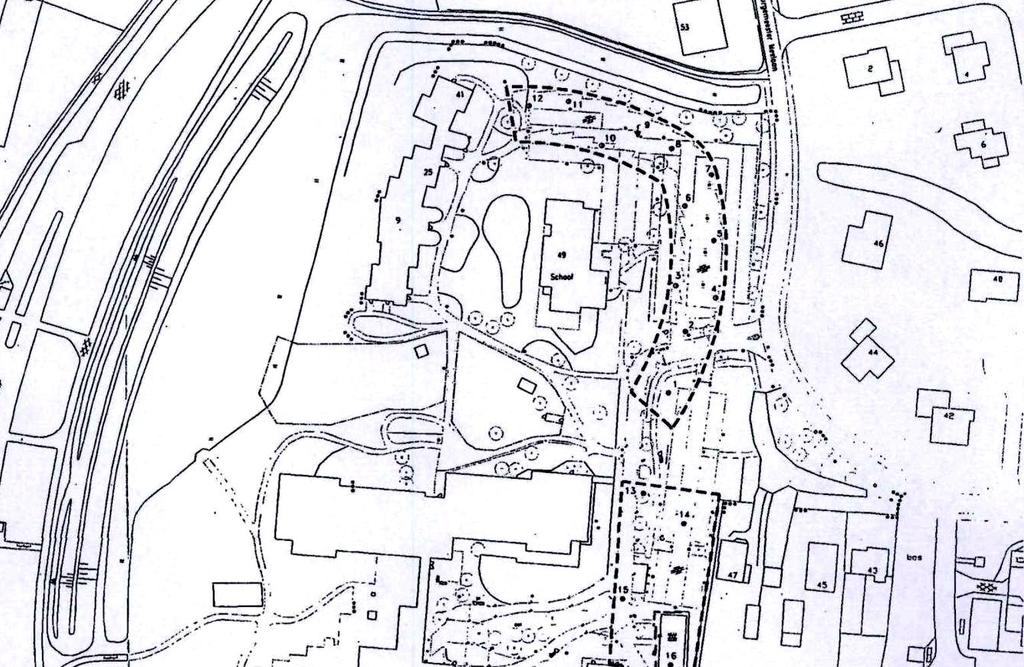 BK ingenieurs pagina 7 van 8 In de boven- en ondergrond ten noordoosten van de huidige locatie (ter plaatse van de huidige halfronde bebouwing) zijn geen verhoogde gehalten gemeten.