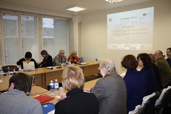 Exploitatie seminars (1) over project activiteiten in LT, UK, ES, RO Litouwen UK Spanje Roemenië Twee niveau trainings voor migranten Maart-April 2012