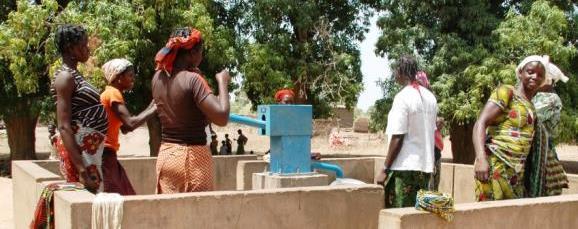Toegang tot schoon drinkwater Doel ASAP schoon water Toegang tot schoon en veilig drinkwater verzorgen voor de plattelandsbewoners Dat vrouwen niet meer dan 500 meter hoeven te