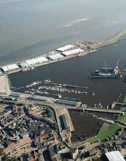 Rapport 2015 - Coördinatie Fishing For Litter project Nederland j. Lauwersoog De haven van Lauwersoog wordt beheerd door de gemeente De Marne en de gemeente Dongeradeel.