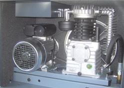 (1-230 V): 25454 Bestelnr. (3-400 V): 25456 Traagdraaiende, geluidsarme, riemaangedreven compressor Air input l/min.