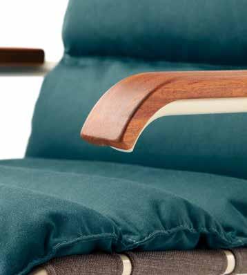 Alle kussens zijn voorzien van een elastisch koord met een lus en een knoop, waarmee ze aan de stoel vastgemaakt kunnen worden.