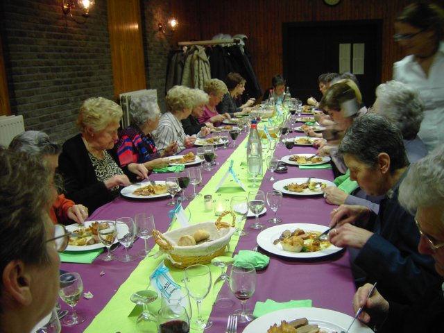 Gezellig samenzijn op 12 maart 2016 Gezellig samenzijn van den SVV of zoals ze dat vroeger zegden het teerfeest van de vooruitziende