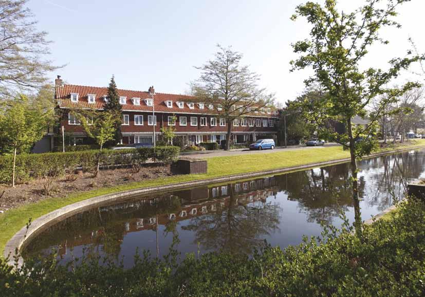 g e b i e d welstand in Elsrijk NNa het ontstaan van de woonparken langs de Amsterdamseweg in de jaren twintig, breidde Amstelveen zich gestaag uit aan weerszijden van de historische linten.